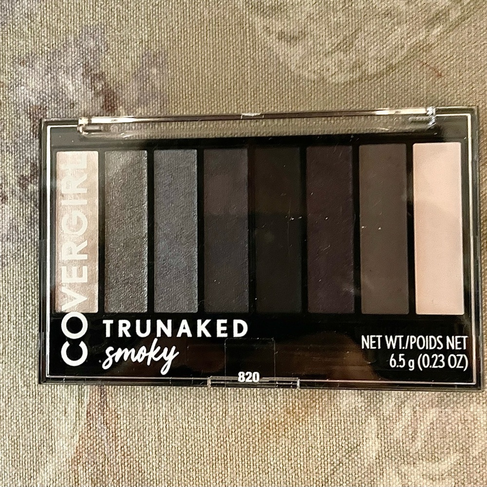 Makeup Bundle 🖤🦇 - Picture 4 of 7